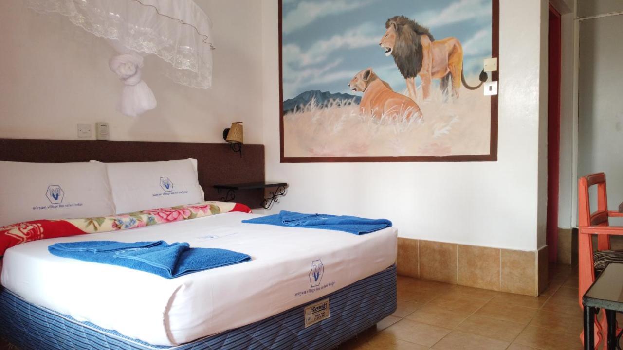 Miryams Village Inn Safari Lodge Sultan Hamud Eksteriør bilde