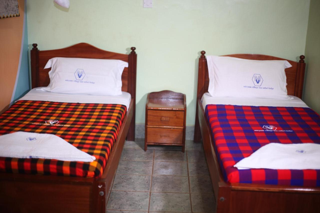 Miryams Village Inn Safari Lodge Sultan Hamud Eksteriør bilde