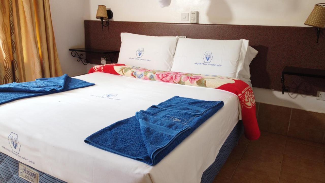 Miryams Village Inn Safari Lodge Sultan Hamud Eksteriør bilde