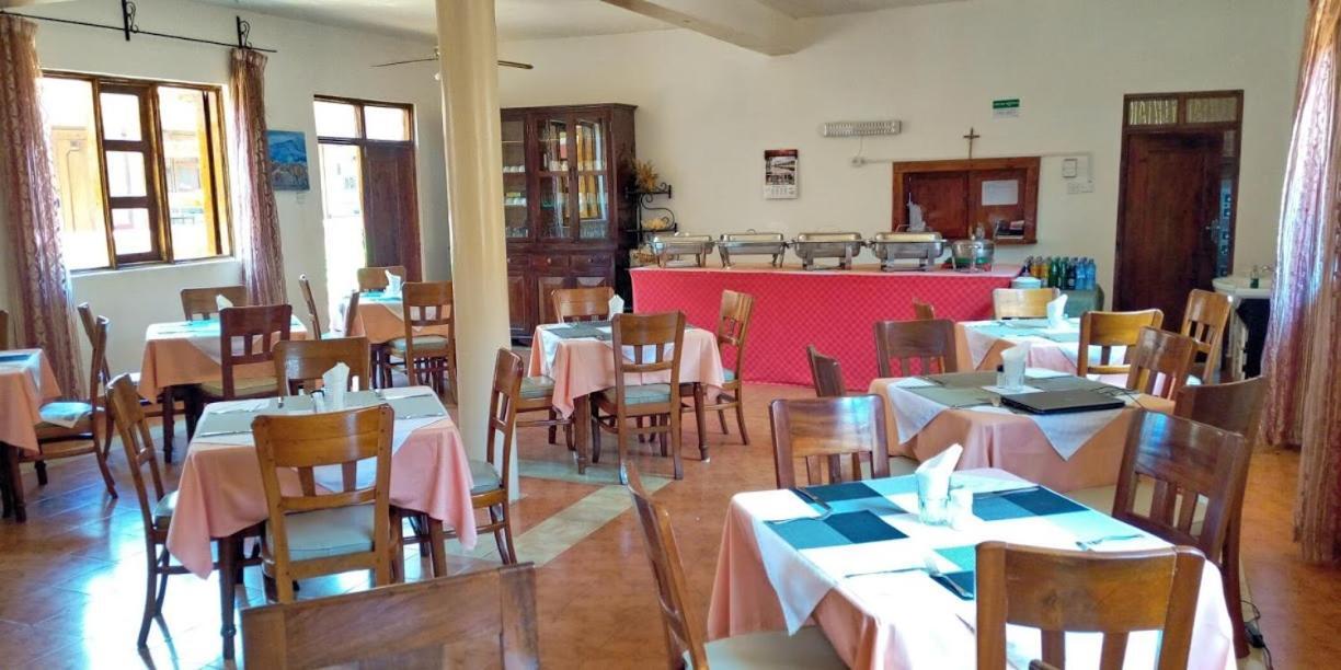 Miryams Village Inn Safari Lodge Sultan Hamud Eksteriør bilde